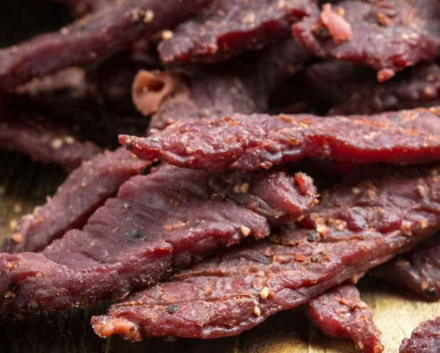 The Ministry of Agriculture, Fisheries and Food (MAPAQ) alerted the public not to consume beef jerky prepared and sold by Boucherie L & L Boucher