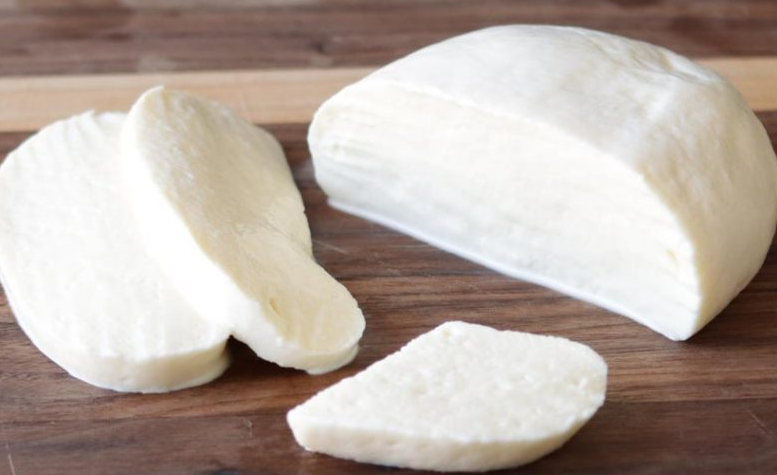 In Canada, Low-Fat Mozzarella Cheese recalled due to Listeria monocytogenes